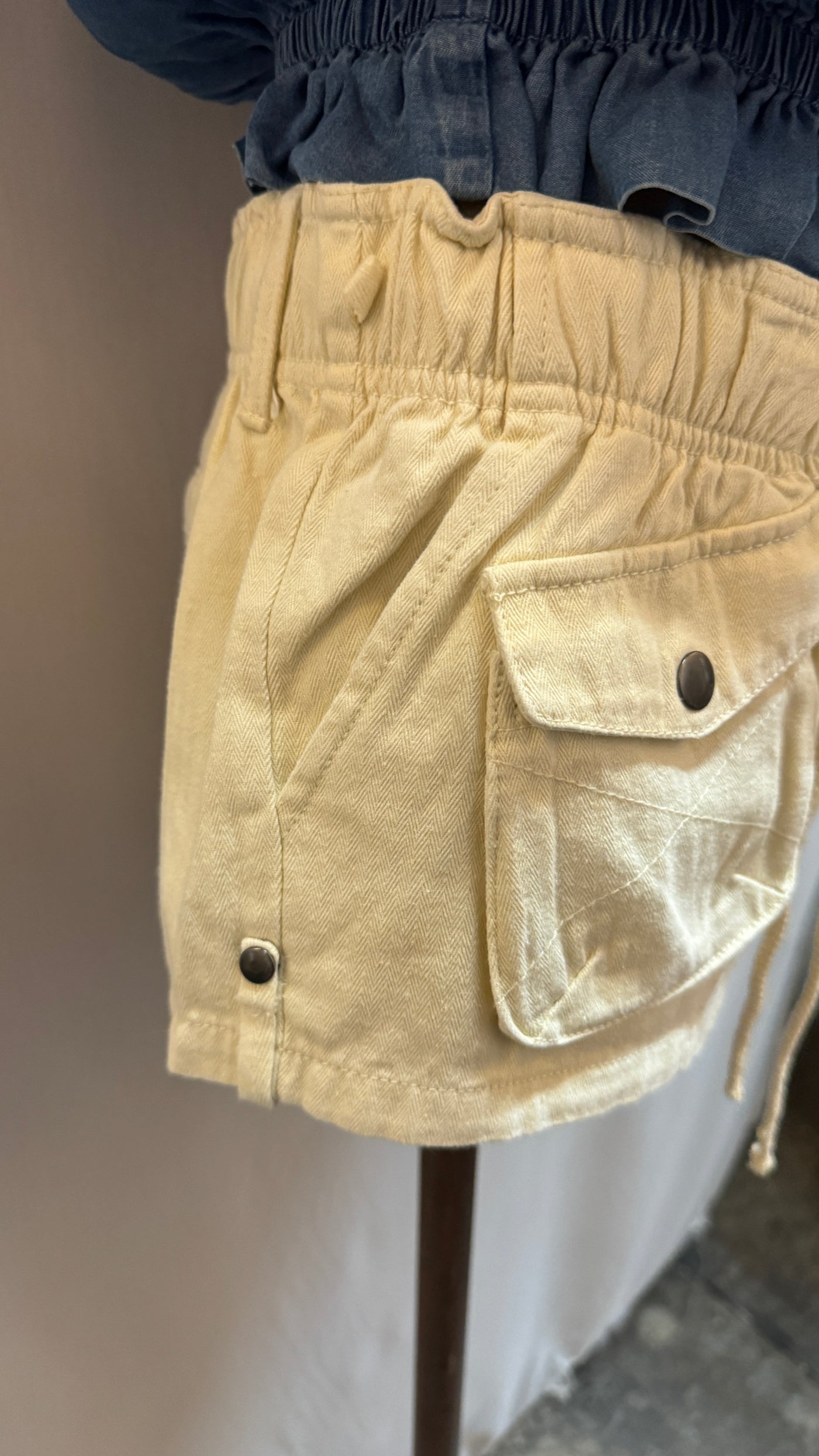 Delia short (ivory)