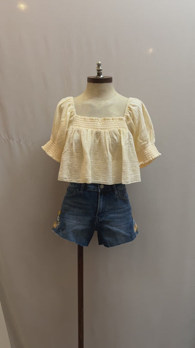 Emma embroidered short (light)